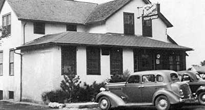Hugo’s Tavern, on the northwest corner of Happ Road and Winnetka Avenue, was a popular hangout for Mystik Tape’s night shift. It was torn down in the early ‘80s to make way for the Landmark townhouses.